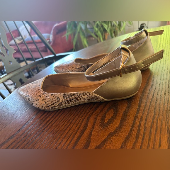 Kenneth Cole Reaction flats. Vintage. Size 9.5 - Picture 3 of 5